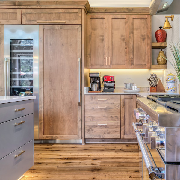 Kitchen cabinets and appliances in a rustic and modern style Kitchen cabinets and appliances in a rustic and modern style
