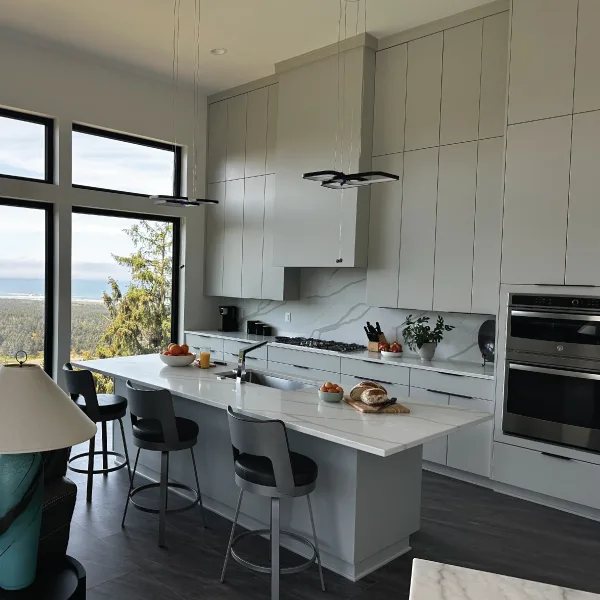 Eat in kitchen with a view of the Oregon Coast Eat in kitchen with a view of the Oregon Coast